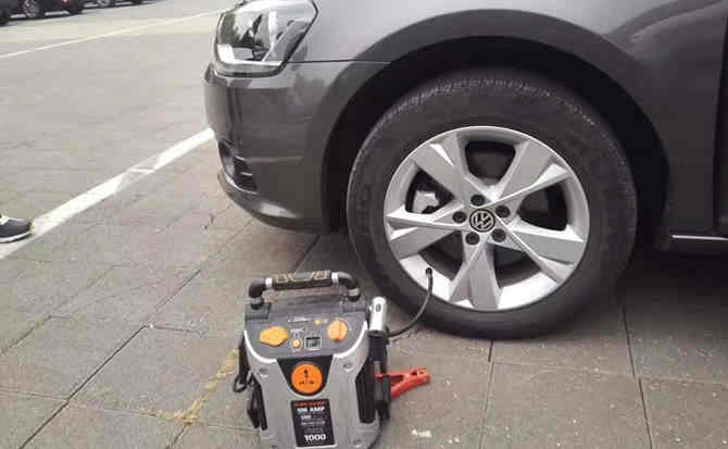 双牌汽车搭电案例